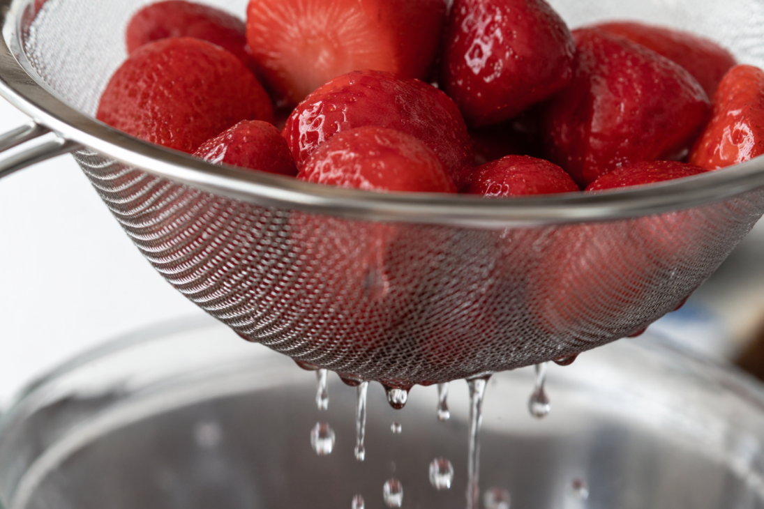 How to Make a Strawberry Mug Cake That Cooks Evenly Every Time 6 Step 4: Microwave on High for 90 Seconds